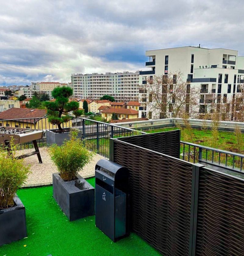 photo_5771824064980172677_y